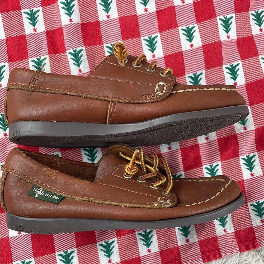 Vintage Eastland Brown Moccasins with Classic Design